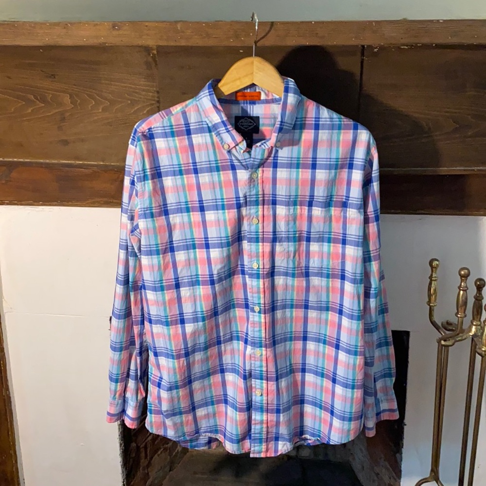 Men’s long sleeve button up shirt. Size large